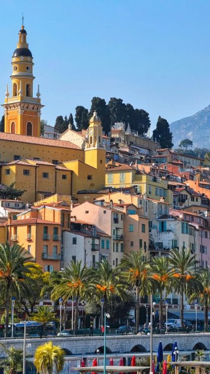 Panorama de Menton depuis l'Hôtel Louvia