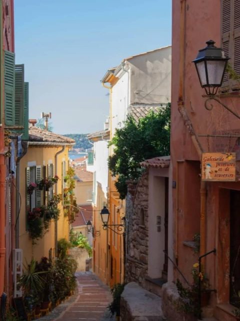 Ruelle de la vieille ville de Menton